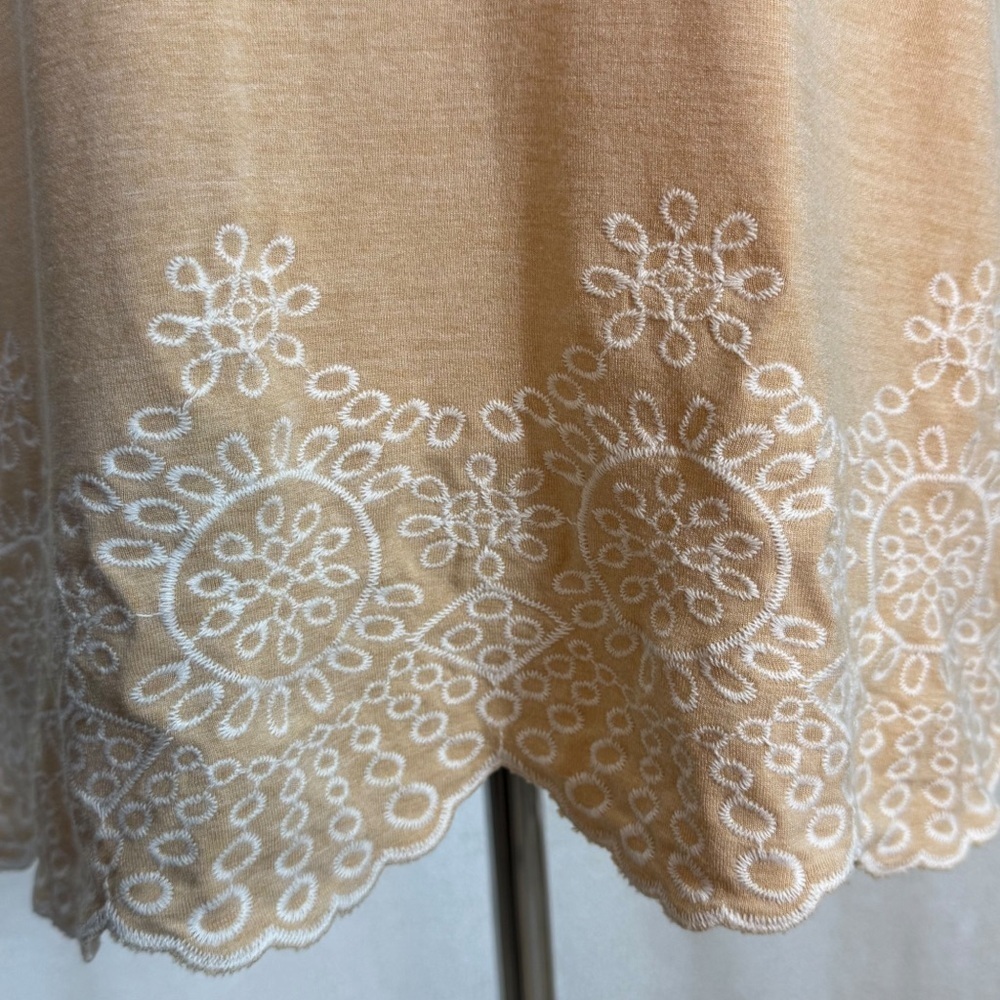 Adrianna Papell Tan Sleeveless Tunic Top Embroidered Scallop Hem Keyhole Back M - Picture 5 of 12